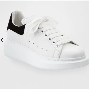 Alexander McQueen
Oversized Sneakers White/Black size 38